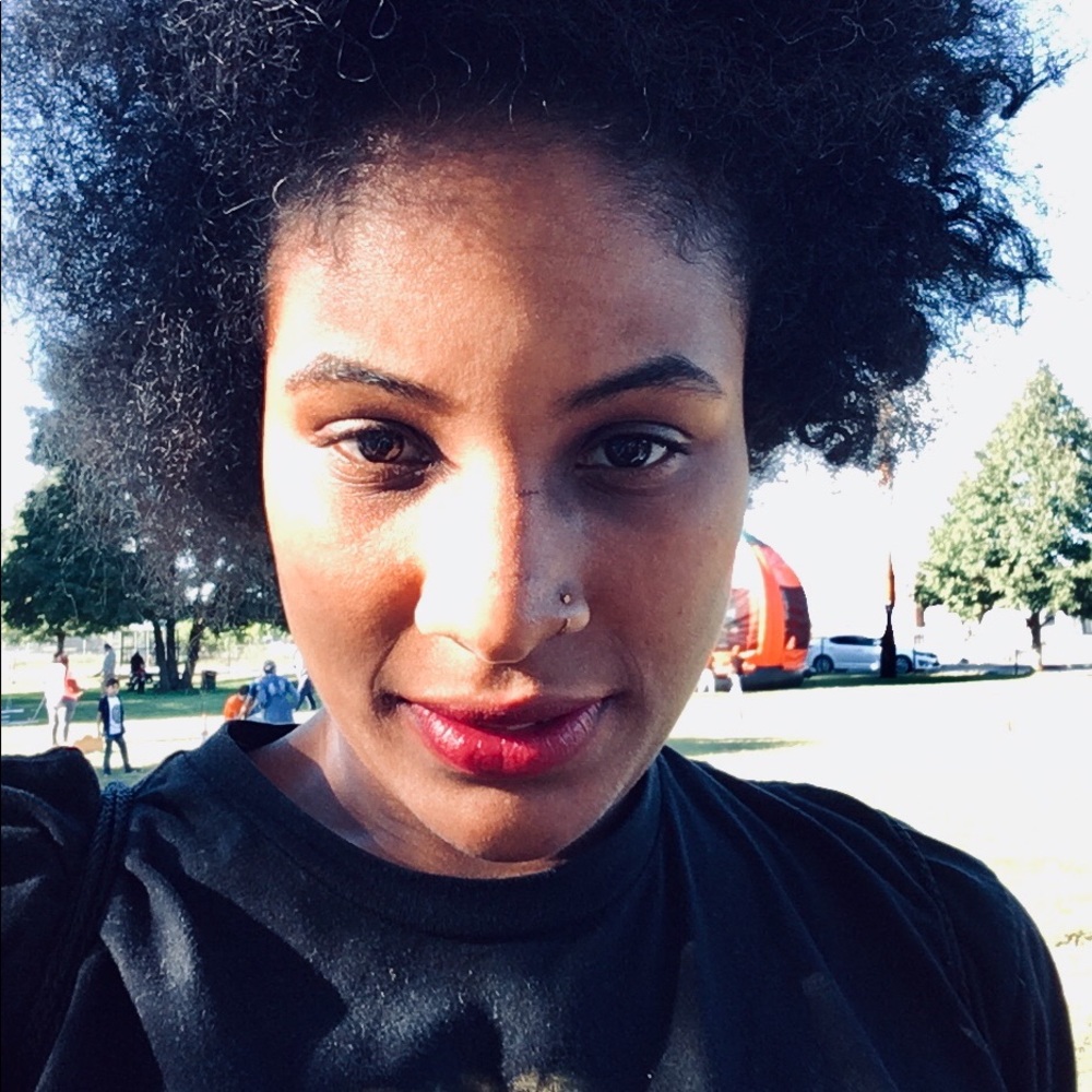 Meet your Posher, Latesha